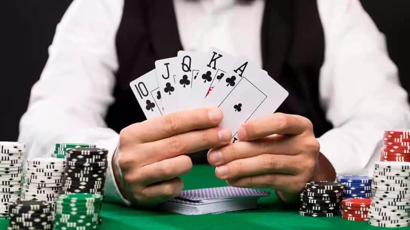 Royal Fush là gì? Cách tính xác suất của Royal Flush Poker