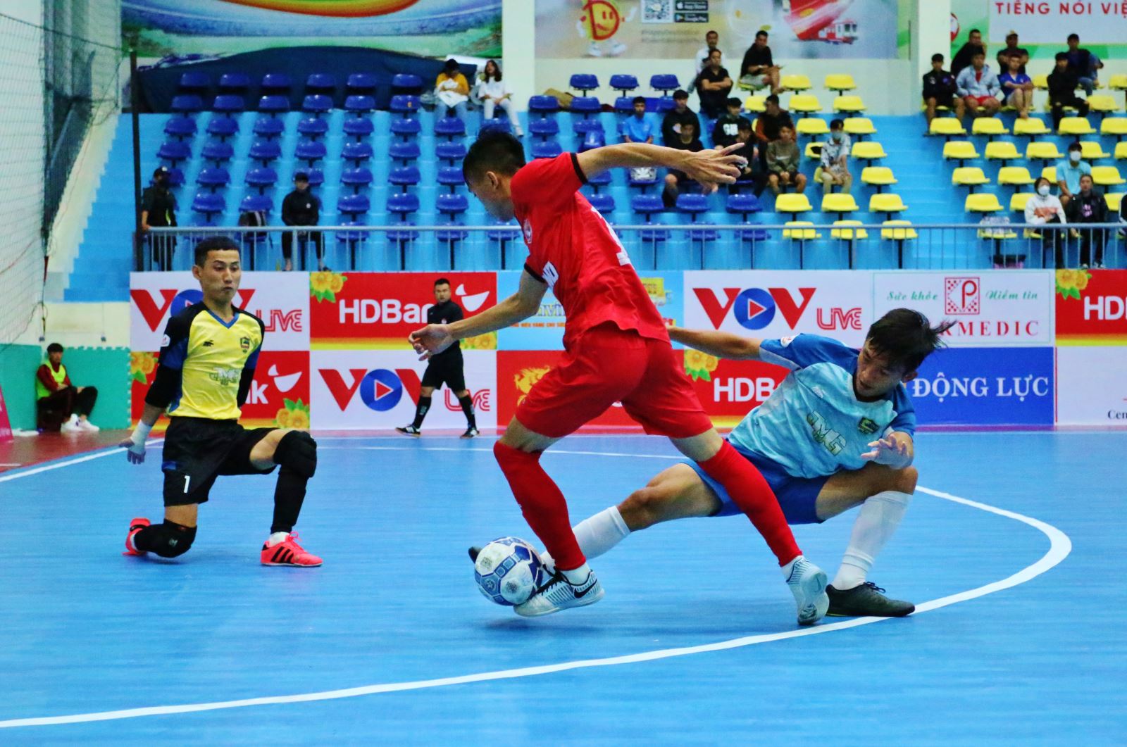 Xác định sớm 4 đội giành vé vào vòng chung kết Giải vô địch Futsal quốc gia 2022 | baotintuc.vn