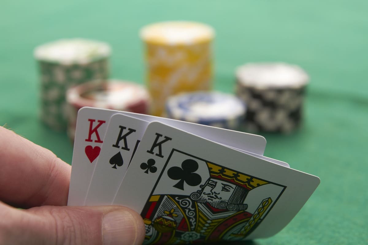 Cách Chơi Poker 3 Lá: Hướng Dẫn Chi Tiết, Chiến Lược Và Mẹo Hay