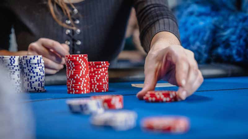 Phỉnh Poker là gì